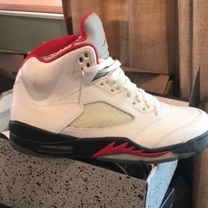 AIR JORDAN RETRO 5